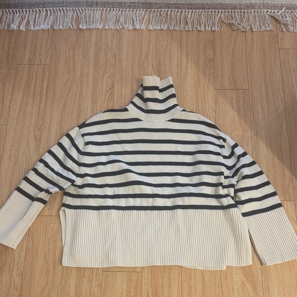 Women’s 100% cotton striped turtleneck sweater